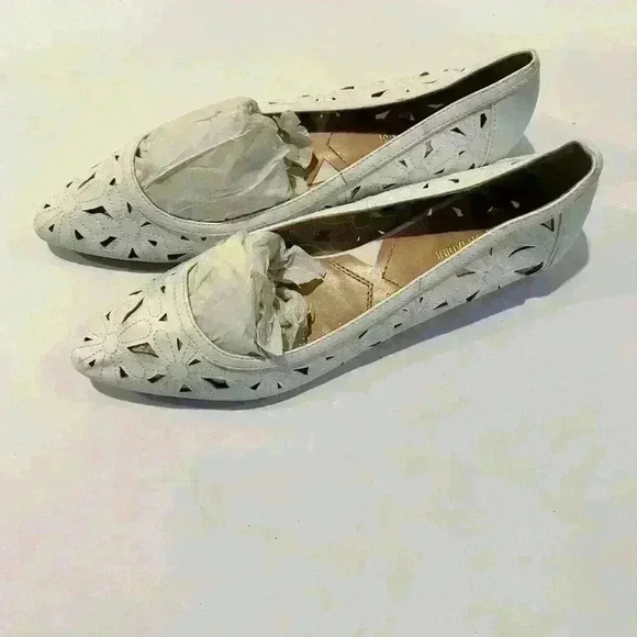 Adrienne Vittadini Shoes - Sz. 9.5 Adrienne Vittadini White Shoes for Women